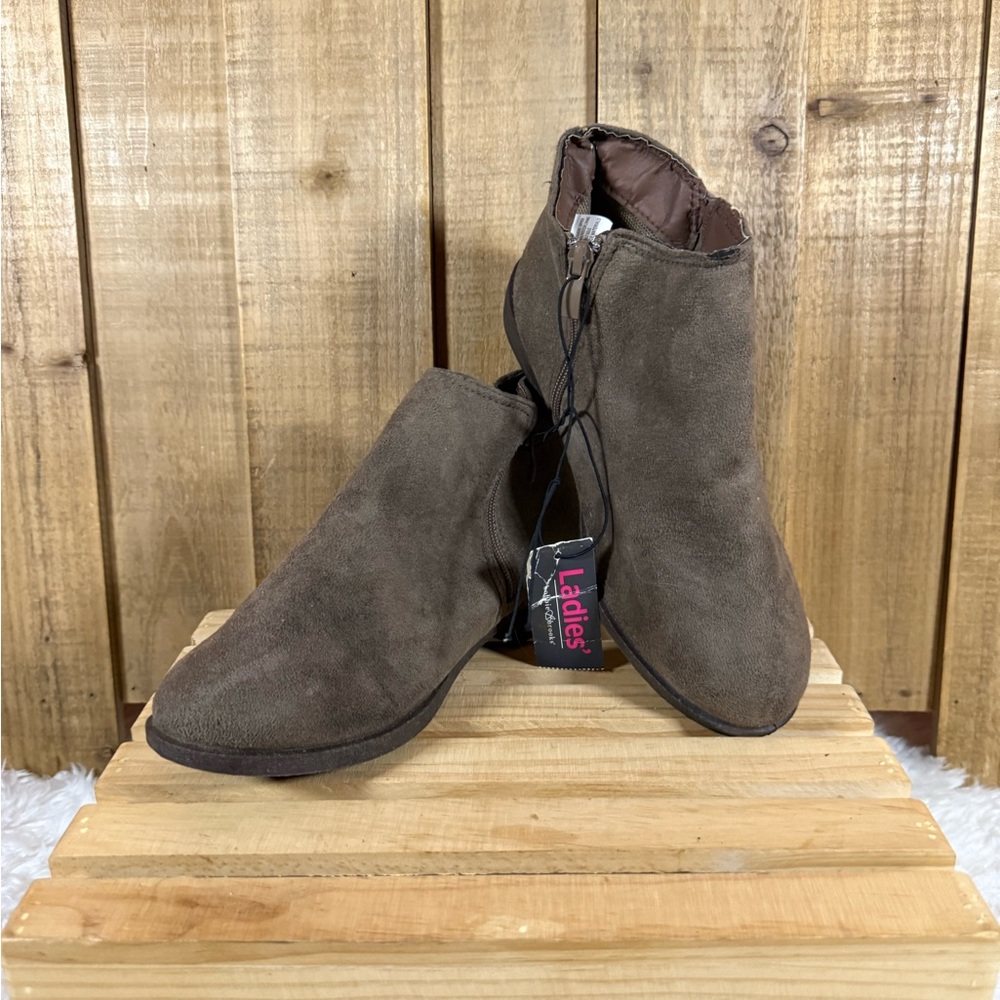 Bobbie Brooks Women’s Ankle Boots Booties Taupe Side Zipper Sz 7 New W/ Tag